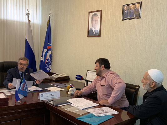 Юрий Левицкий провел прием граждан в рамках региональной недели